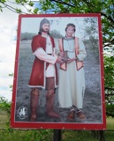 Мужчина и женщина в традиционном аланском костюме