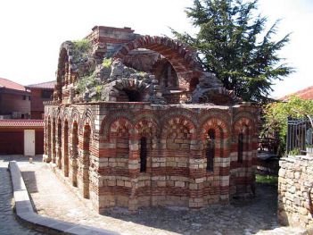Развалины церкви архангелов Михаила и Гавриила в Несебыре