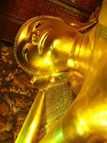 Храм Лежащего Будды в Багкоке. Таиланд.